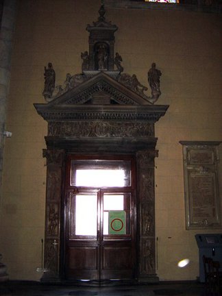 Interno della porta della Rana